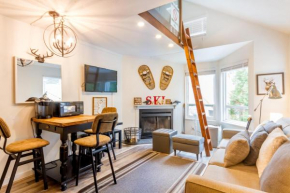 Cute & Cozy, walk to Creekside Gondola! Ski in, out